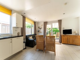 House | Private kitchen | Electric kettle, highchair