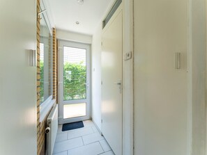 House | Reception - Holiday Home in Baarland With Garden (Baarland)