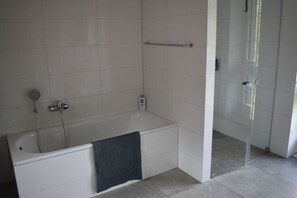 Bathroom - Holiday Apartment in Flieth-stegelitz (Flieth-Stegelitz)