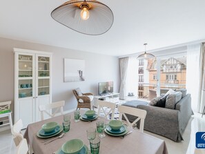 Apartment | Dining - Manderley 0301 Very Well Located (De Haan)