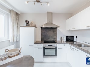 Apartment | Private kitchen | Electric kettle, toaster - Manderley 0301 Very Well Located (De Haan)