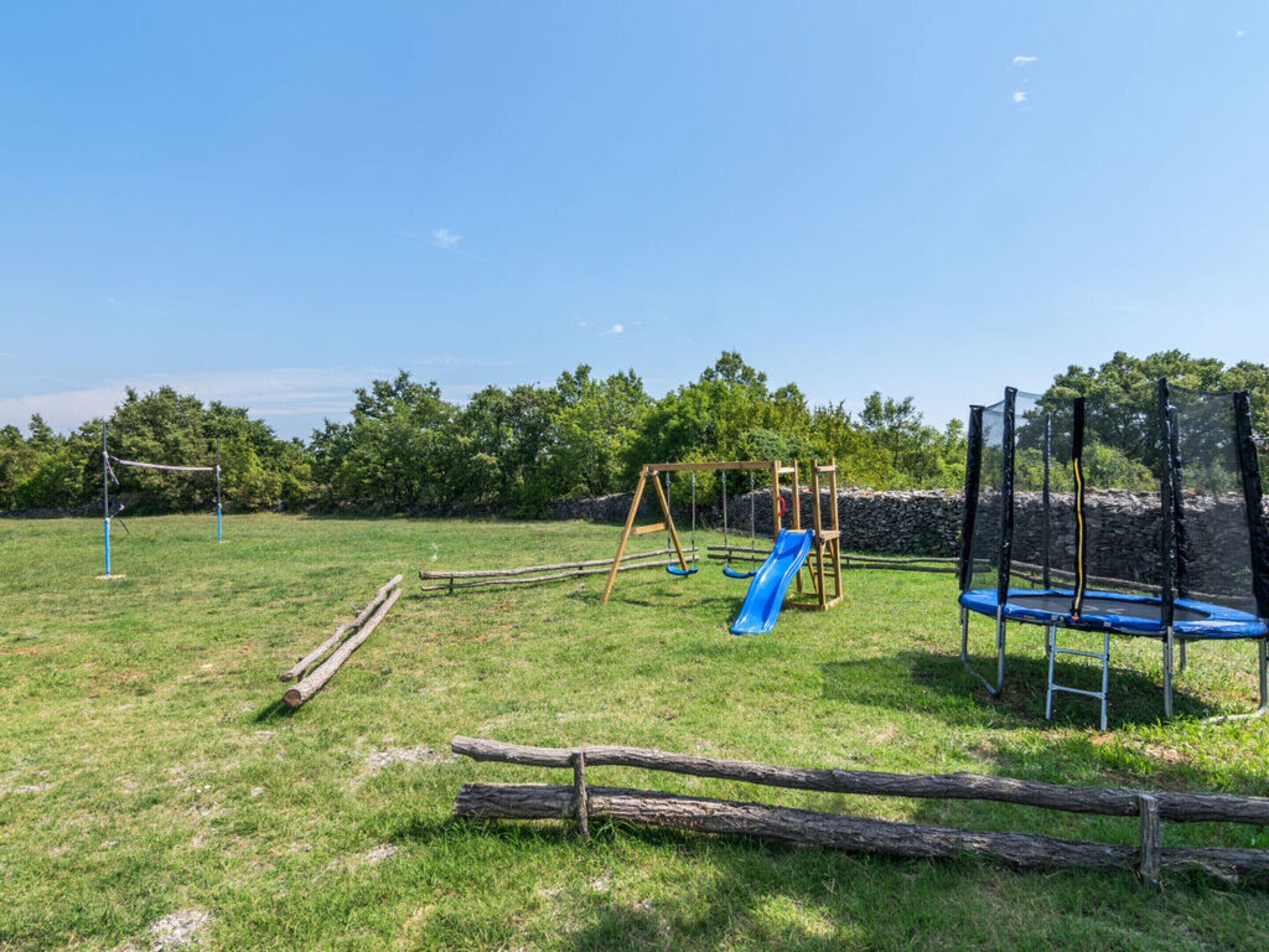 المنطقة المحيطة بالمنشأة