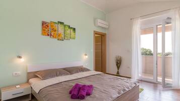 Villa | 3 bedrooms, iron/ironing board