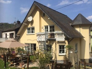 Exterior - Holiday Apartment in the Tower (Oberfell)
