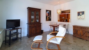 Living area - Apartment by Lake Maggiore With Mountain Views (Maccagno con Pino e Veddasca)