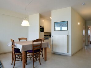 Apartment | Dining - Apartment With sea View in De Haan (De Haan)