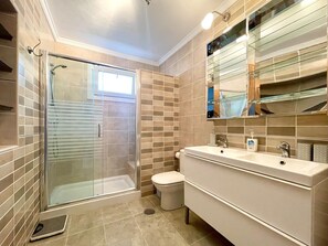 Villa | Bathroom - Villa in Roquetas Near Beach & Pool (Roquetas de Mar)