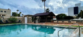 Villa in Roquetas Near Beach & Pool