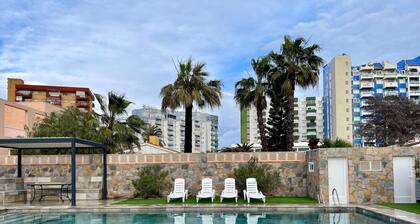 Villa in Roquetas With Garden and Private Pool