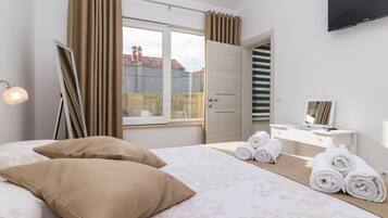 Villa | 2 bedrooms, iron/ironing board