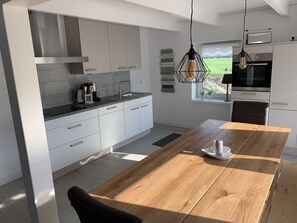 Apartment | Private kitchen | Oven - Old Tenne Under Reet in a Single Position (Taarstedt)
