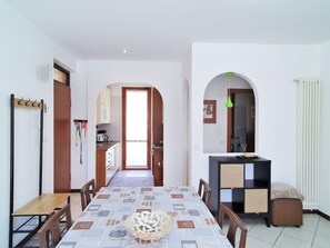 Apartment | Dining - Apartment Near Lago Maggiore and Lugano (Montegrino Valtravaglia)