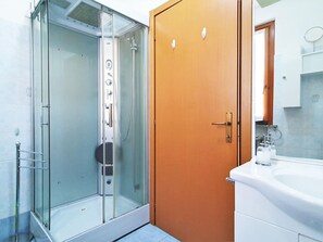 Apartment | Badezimmer