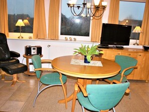 Dining - Hooge in the Haus Halligblick (Dagebuell)
