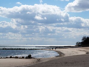 Di pantai