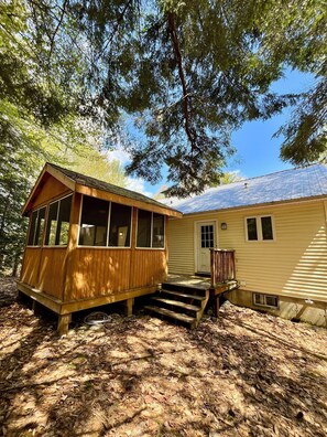 Exterior - Summer Retreat in the White Mountains; Private Lakes & Hiking. (Conway)