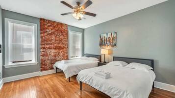 2 bedrooms, iron/ironing board, WiFi, bed sheets