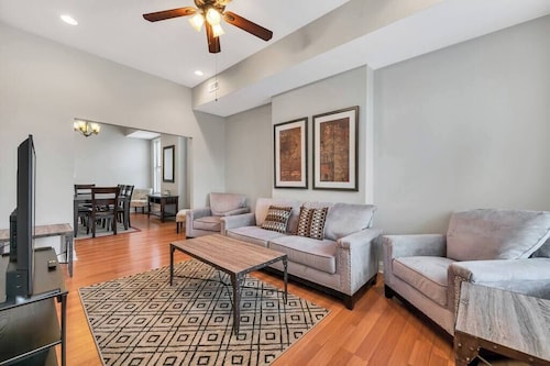 STL, Tower Grove, 2-Story Townhome - B