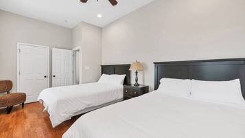 3 bedrooms, iron/ironing board, WiFi, bed sheets