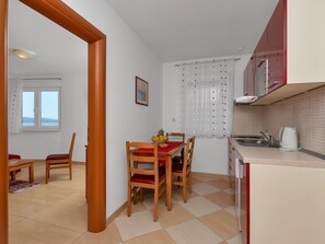 Dining - Apartments Villa Juric - One-bedroom Apartment - 2 (Baska Voda)