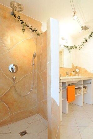 Bathroom - Haus Steiner Modern Retreat (Oberstdorf)