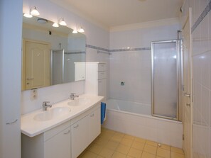 Appartement | Badkamer