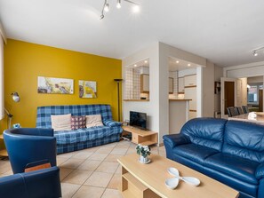 Apartment | Living area - Seafront Apartment Close to the Casino (Blankenberge)