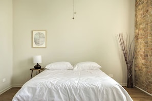 2 habitaciones, tabla de planchar con plancha, wifi y ropa de cama 