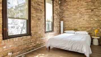 2 slaapkamers, een bureau, een strijkplank/strijkijzer, wifi