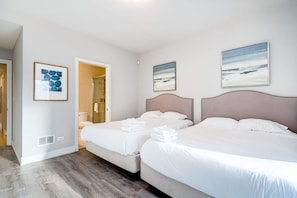 2 bedrooms, iron/ironing board, WiFi, bed sheets - Beautiful Unit CHI in Prime River North - 1 (Chicago)