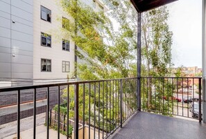 Property grounds - Beautiful Unit CHI in Prime River North - 1 (Chicago)