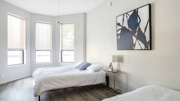 2 slaapkamers, een bureau, een strijkplank/strijkijzer, wifi