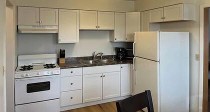 Close to Downtown - 2 queen beds