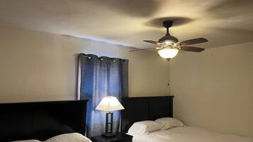 1 chambre, fer et planche Ă repasser, Wi-Fi, draps fournis