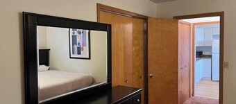 Close to Downtown - 2 queen beds