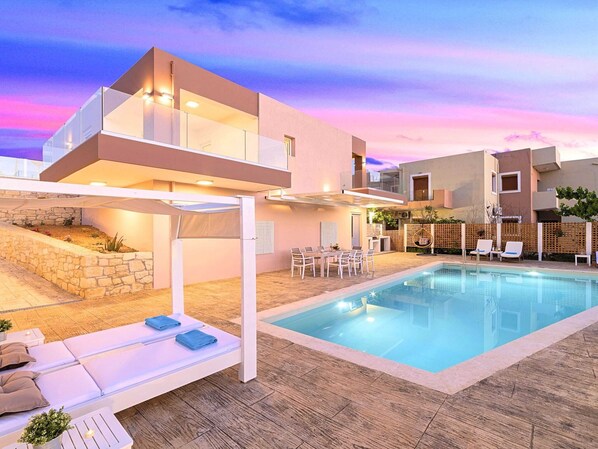 Indoor pool, outdoor pool - Exclusive Holiday Home in Chania With Heated Pool (Apokoronas)