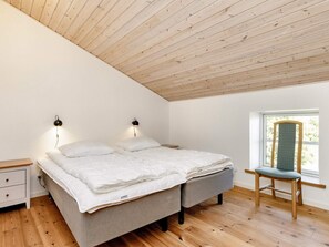 Rumah | 3 kamar tidur dan dilengkapi dengan perabotan berbeda-beda