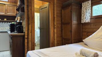 Nhà | 2 phòng ngủ, trang bị nội thất với thiết kế riêng biệt, bộ trải giường