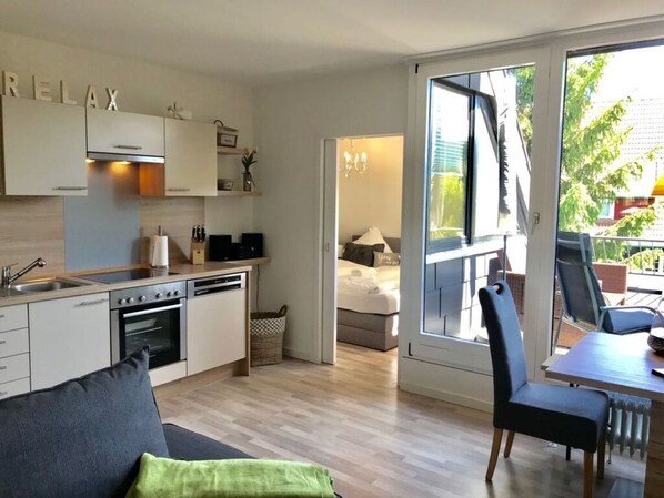 Apartment | Private kitchen | Oven, electric kettle, toaster - "nice Mountain View" (Goslar)