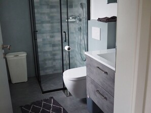 House | Bathroom - Muskan Modern Retreat (Üxheim)
