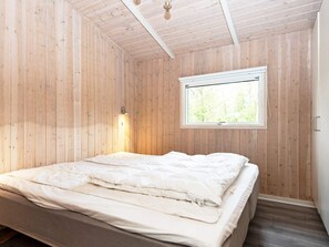 Rumah | 4 kamar tidur dan dilengkapi dengan perabotan berbeda-beda