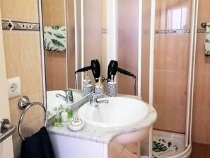 Apartment | Badezimmer