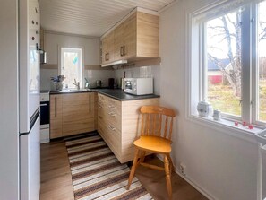 House | Private kitchen - 4 Person Holiday Home in Hovmantorp (Hovmantorp)
