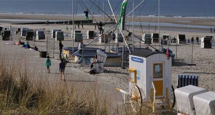 Little Beach Flea Comfortable Holiday Residence