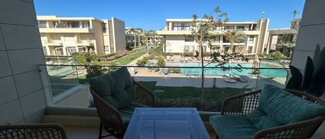 Estúdio conforto, vista para a piscina | Terraço/pátio