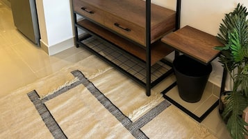 Comfort Στούντιο, Θέα στην Πισίνα | Ντουλάπα