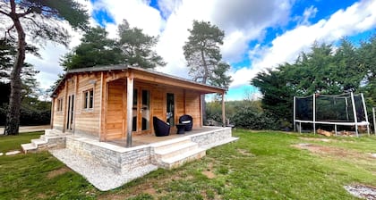 Chalet au Calme Avec Piscine et Grand Jardin