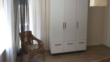 1 bedroom, individually furnished