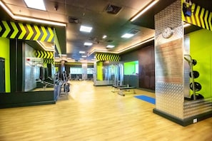 Gym - Penthouse with beach access & Palm views (Dubai)
