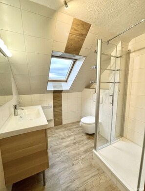 House | Bathroom - Lucky Piece of Modern Retreat (Oberharz am Brocken)